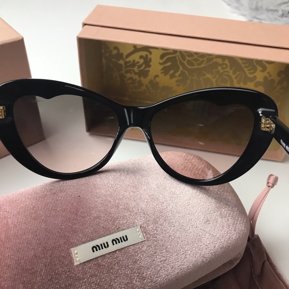 ❌SOLD❌MIU MIU Cat Eye Sunglasses - Picture 4 of 8